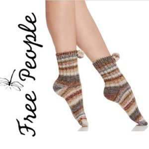 Free People
Staycation Pom-Pom Socks